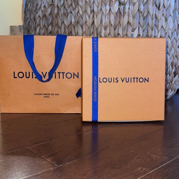 LV INITIALES 40MM REVERSIBLE - Picture 2 of 7